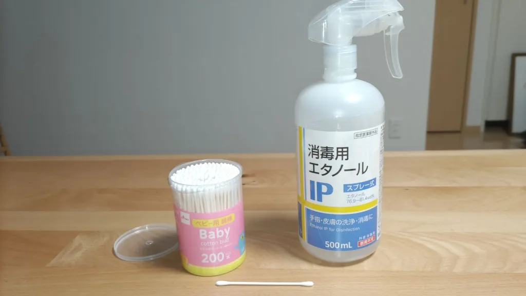 アイコスイルマのホルダーの掃除用綿棒とアルコール