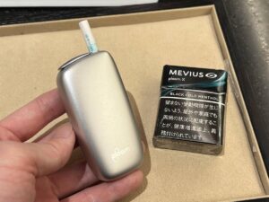 メビウス・ブラック・コールド・メンソール・プルーム用のパッケージ（レビュー撮影時）