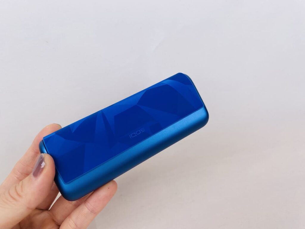 デバイス本体のラップカバーのデザインが素敵