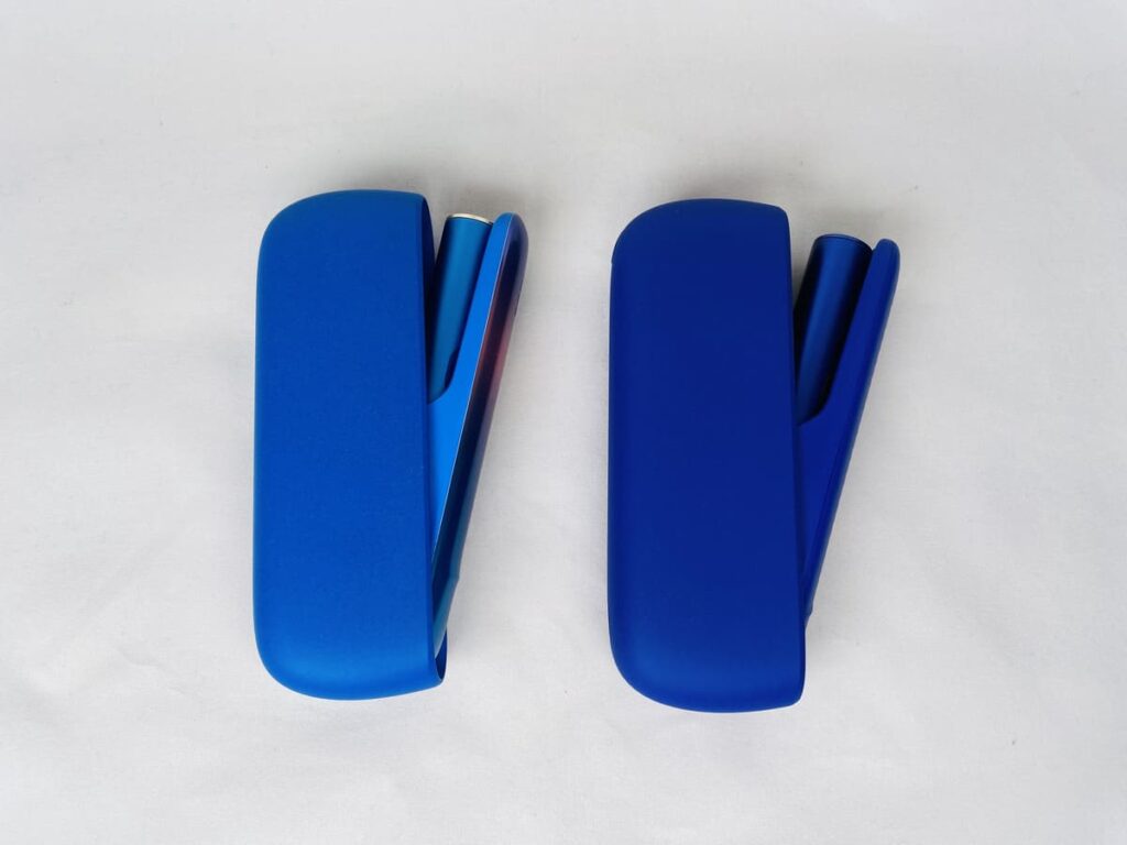 左がギャラクシーブル 右がエレクトリックパープルパープル