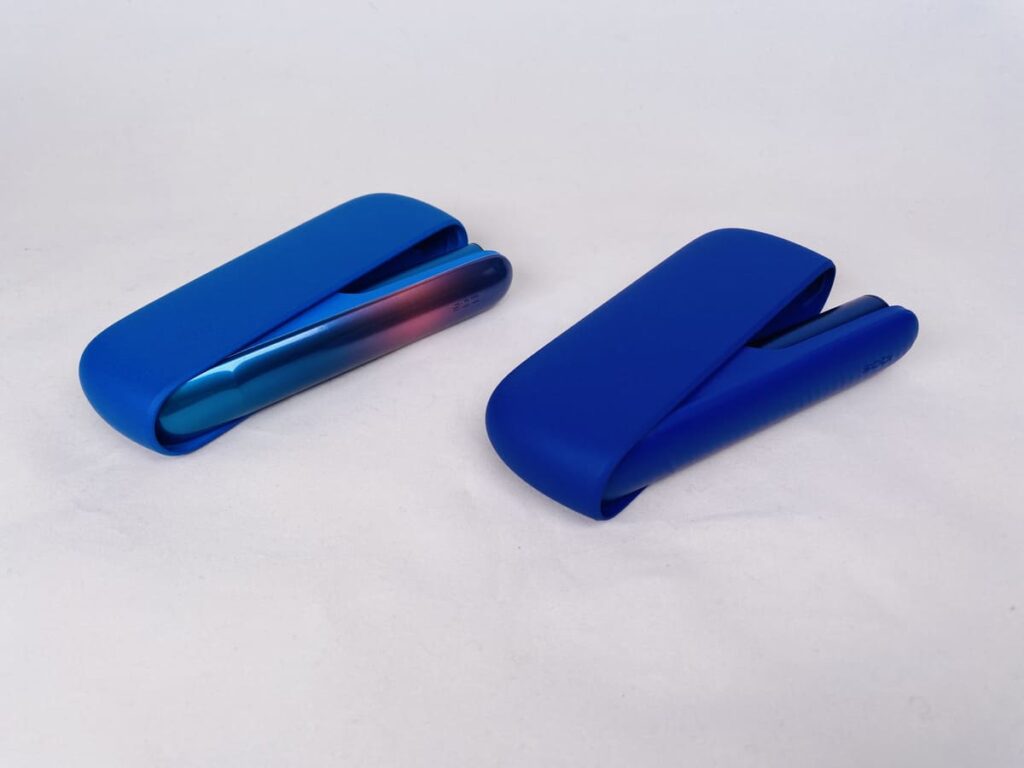 左がギャラクシーブル 右がエレクトリックパープルパープル