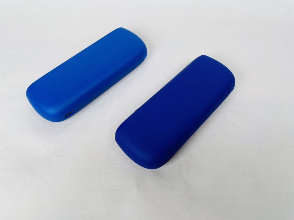 左がギャラクシーブル 右がエレクトリックパープルパープル