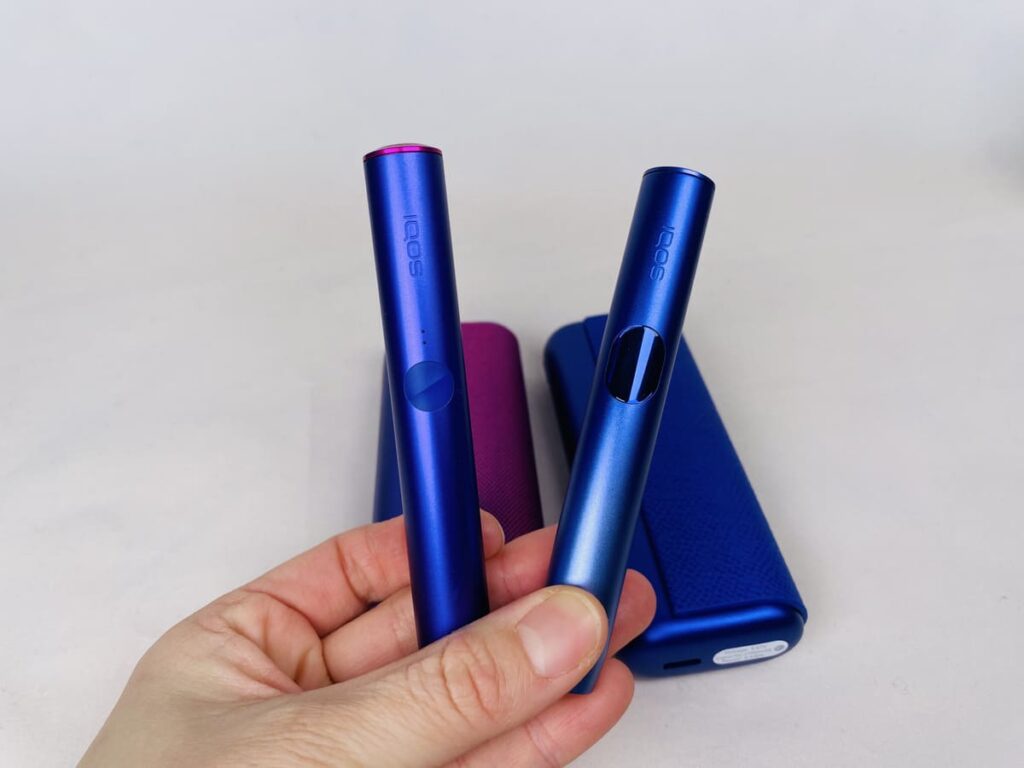 左がネオンモデル 右がエレクトリックパープル