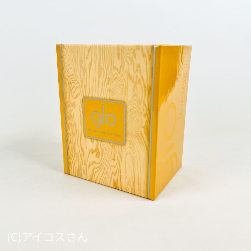 木目調が特徴となっている、オーセンティックゴールドの梱包パッケージ。