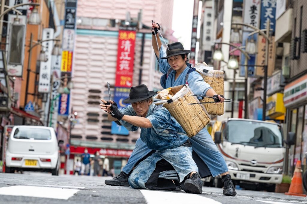 Ploom LOUNGEで美化に努めるごみ拾い侍