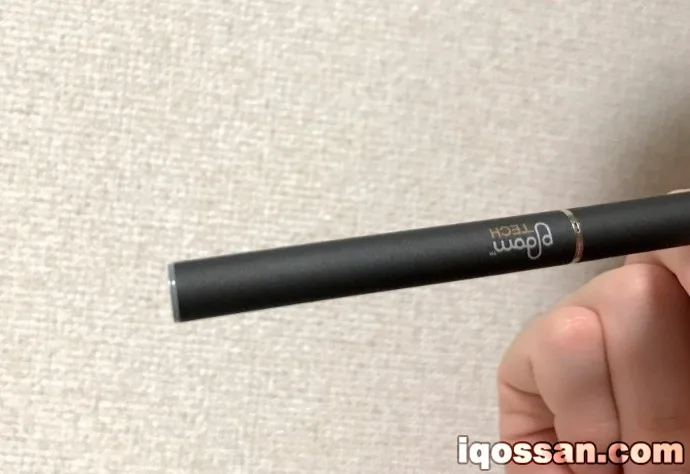 プルームテックを口にくわえて持っている状態