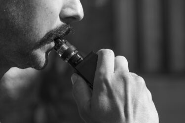 アメリカで「電子たばこ（VAPE）」が販売禁止｜既に6名の死亡が確認