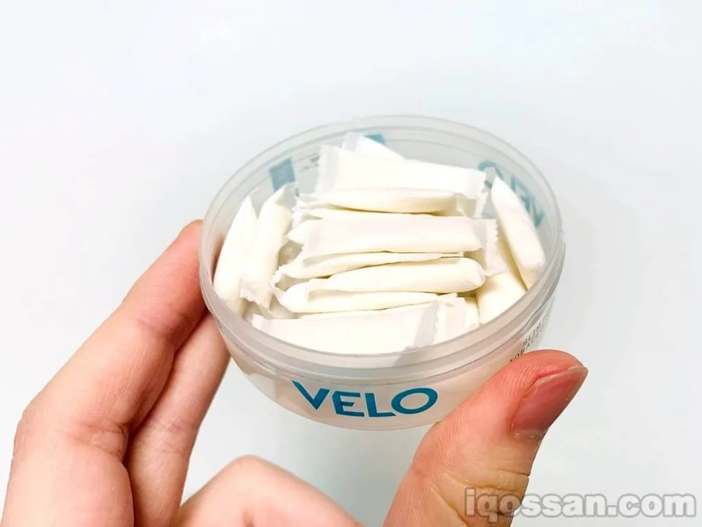 VELOの蓋を取ったところ。中には純白の「パウチ」が20個入っている