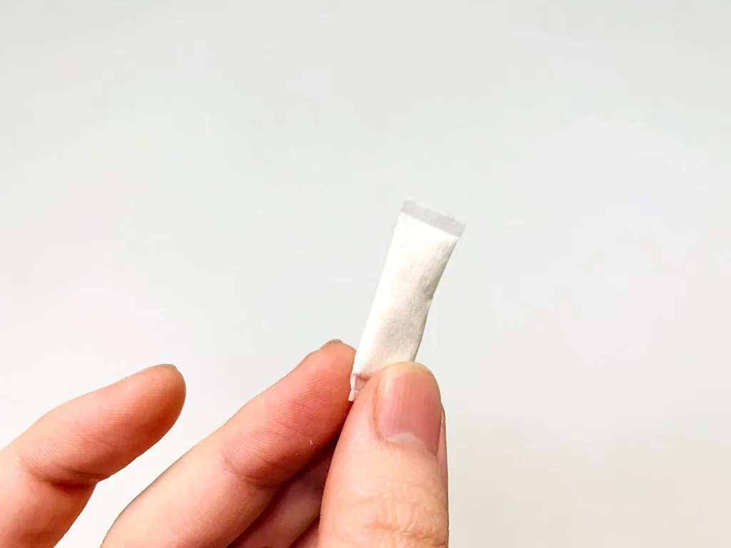このVELOのパウチを切ってみます。